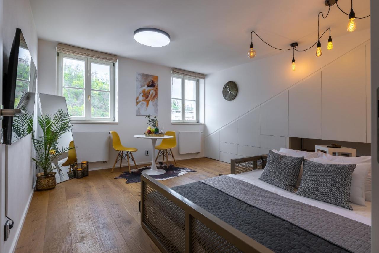 Luxurious, Charming Studio Perfect For Couples ปราก ภายนอก รูปภาพ