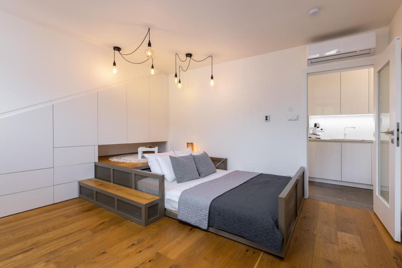Luxurious, Charming Studio Perfect For Couples ปราก ภายนอก รูปภาพ