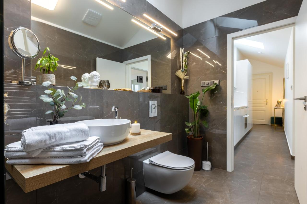 Luxurious, Charming Studio Perfect For Couples ปราก ภายนอก รูปภาพ