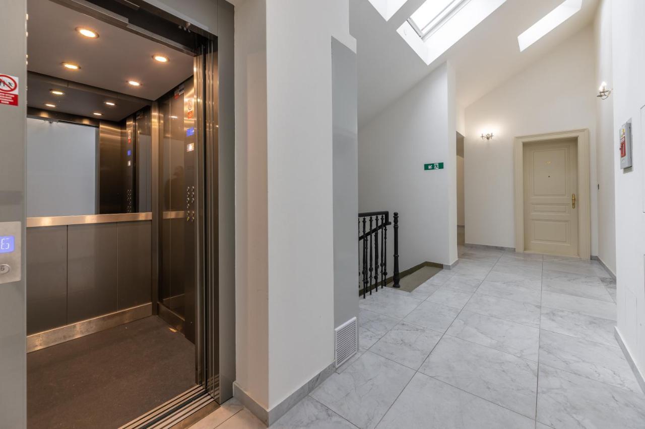Luxurious, Charming Studio Perfect For Couples ปราก ภายนอก รูปภาพ